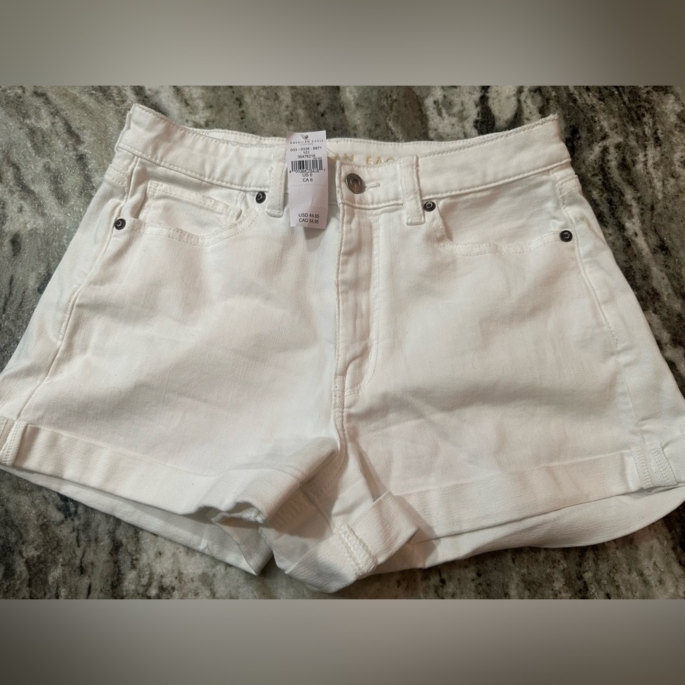 American Eagle Women's White Denim Stretchy Shorts Size 6 NWT